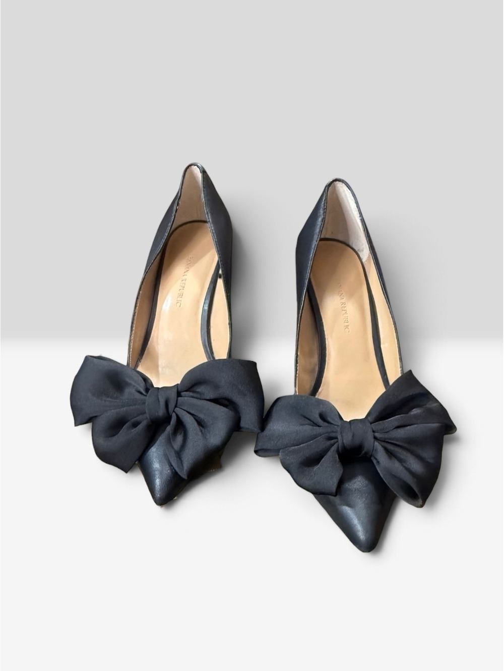 Banana Republic Black Leather Madison Pointed Toe Heels 2-in-1 Removable Bows